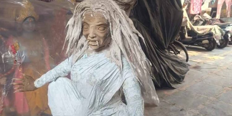 रायपुर में ‘मुंज्या’ थीम की होलिका बनी आकर्षण, चौक-चौराहों पर दिखेंगी अनोखी मूर्तियां