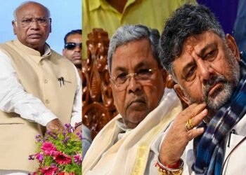 कर्नाटक में CM पद की बढ़ी अटकलें, मल्लिकार्जुन खरगे के साथ दिल्ली निकले शिवकुमार