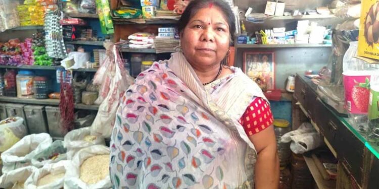 सरकारी योजनाओं ने बदली शशि केशरवानी की तकदीर, छोटे व्यवसाय से आत्मनिर्भरता की नई मिसाल