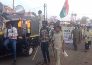 मध्य प्रदेश ड्राइवर महासंघ के द्वारा निकल गई पदयात्रा व रैली
