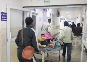 ग्वालियर अस्पताल में बदहाल व्यवस्था: 20 दिन से बंद लिफ्ट, मरीजों को सीढ़ियों से ले जाने की मजबूरी