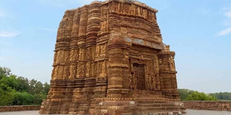 पत्थरों में दर्ज इतिहास: जहाँ हर पत्थर कहती है एक कहानी