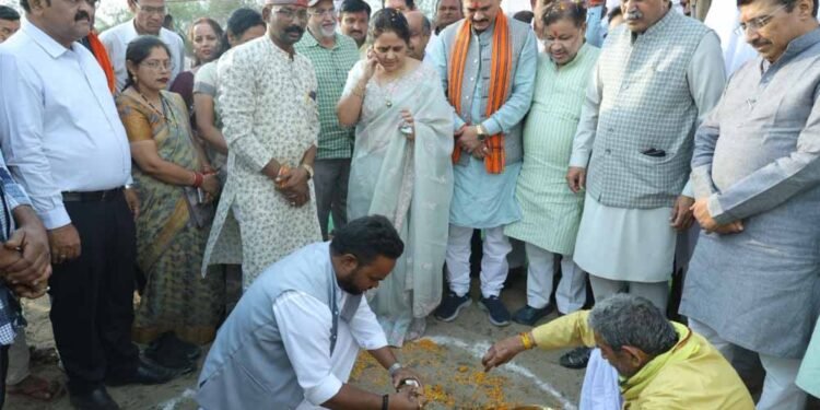 धरसींवा के सरोना में 100 बिस्तर वाले नवीन अस्पताल का भूमिपूजन, स्वास्थ्य सुविधाओं को मिलेगा बड़ा विस्तार