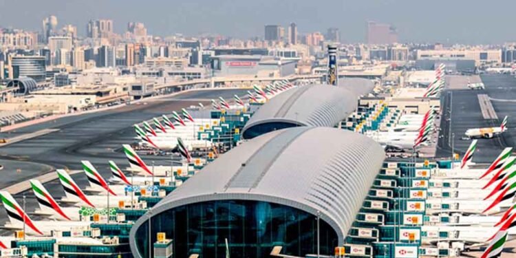 दुबई एयरपोर्ट पर आंशिक रूप से बहाल हुई हवाई उड़ानें, धीरे-धीरे सामान्य हो रही सेवाएं