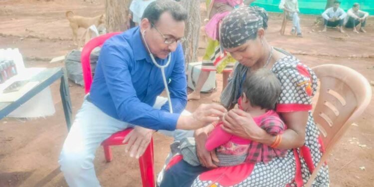 नारायणपुर के सुदूर गांवों में पहुंच रही हैं स्वास्थ्य सेवाएं : 107 ग्रामीणों को मिला उपचार