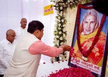 मुख्यमंत्री डॉ. यादव ने हितानंद शर्मा की माताजी के निधन पर दी श्रद्धांजलि