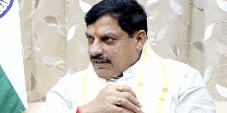 सीएम मोहन यादव की सख्ती का असर: जबलपुर हाई कोर्ट ने भ्रष्टाचार के आरोपी बैंक CEO की याचिका ठुकराई