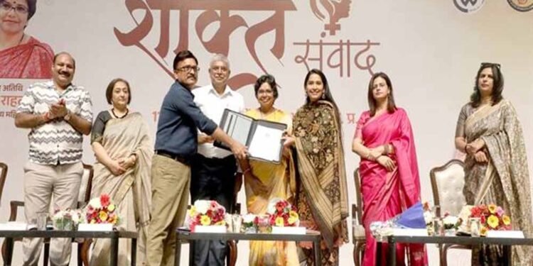 आँगन से आसमान तक महिलाओं की भूमिका महत्वपूर्ण:  रहाटकर