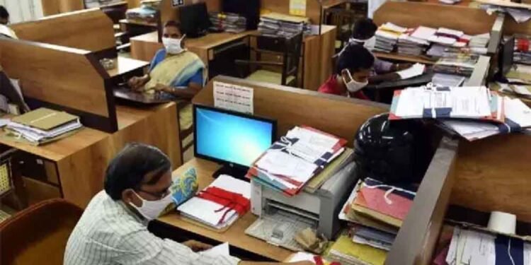 एमपी में कर्मचारियों के लिए 3 माह की ट्रेनिंग अनिवार्य, नहीं मानी शर्त तो भरना होगा ₹5000 का जुर्माना