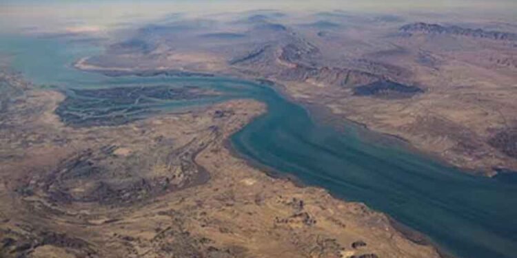 स्ट्रेट ऑफ होर्मुज पर संकट: ईरान ने रोका रास्ता तो भारत में महंगा होगा पेट्रोल