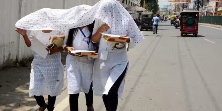 MP में आंधी-बारिश का अलर्ट: ग्वालियर-जबलपुर में भारी बारिश, अगले 4 दिन 12 जिलों में आंधी-बारिश