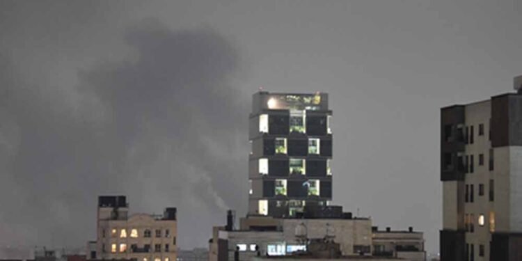 ईरान सीमा पार करने से पहले भारतीय दूतावास की सख्त चेतावनी, कहा– पहले हमसे संपर्क करें