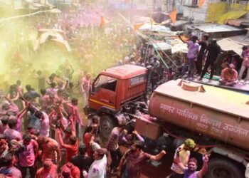 उज्जैन में रंग पंचमी की गेर के दौरान पटाखा फटा, मची अफरातफरी; 5 लोग घायल, बड़ा हादसा टला