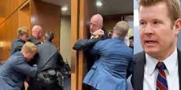 ईरान पर हमले का विरोध पड़ा भारी: इजरायल समर्थक US सांसद ने पूर्व सैनिक के हाथ तोड़े