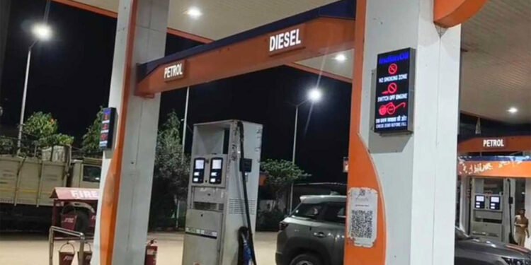 बिलासपुर में ईंधन का पर्याप्त भंडार, अफवाहों पर न दें ध्यान, कलेक्टर संजय अग्रवाल ने दी राहत