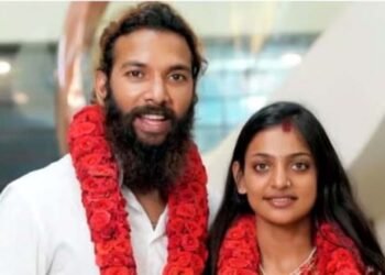 मोनालिसा की शादी में बड़ा फर्जीवाड़ा, फरमान पर पॉक्सो एक्ट के तहत मुकदमा; कुंभ गर्ल की उम्र छिपाने पर MP-केरल के DGP को दिल्ली तलब