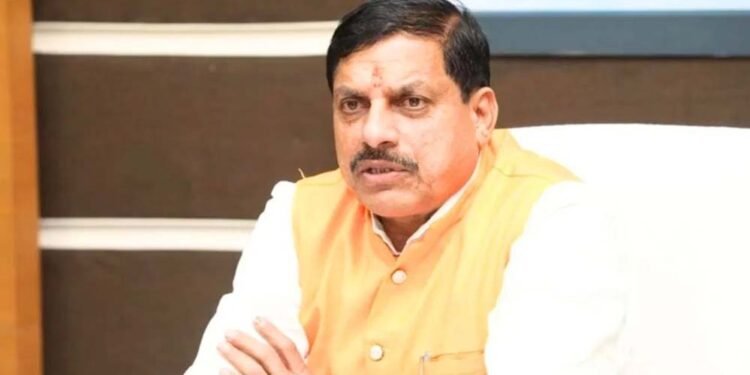 इस्तीफा दे पूरी प्रदेश कांग्रेस… वंदे मातरम के अपमान पर भड़के CM यादव