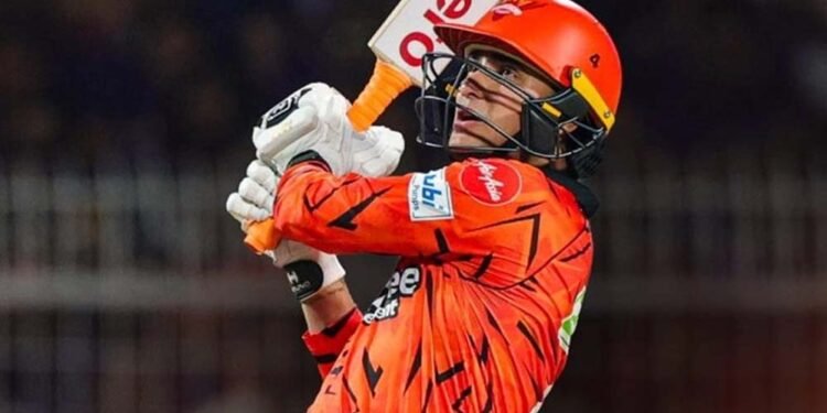 8 छक्के, 5 चौके… मुल्लांपुर में अभिषेक शर्मा की आंधी, सनथ जयसूर्या की बराबरी पर पहुंचे
