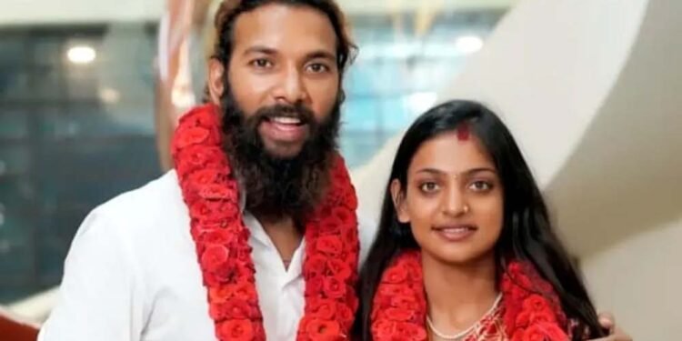 मोनालिसा फरमान को छोड़कर भाग गई? वायरल वीडियो से खुली नई कहानी