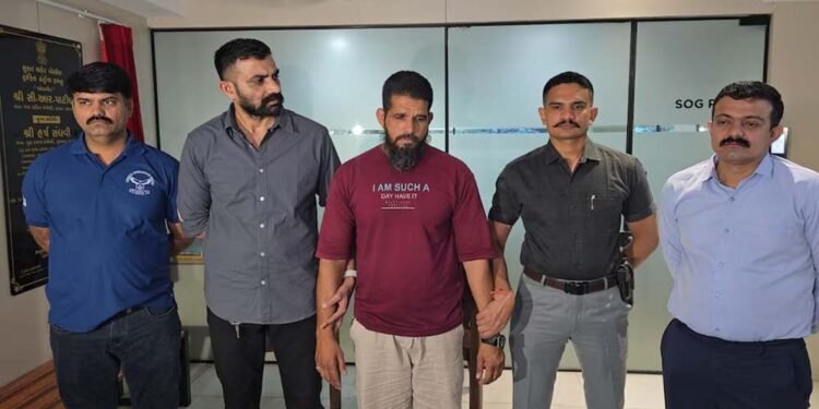 अरबपति परिवार की महिला जिम ट्रेनर के जाल में फंसी, आरोपी को पकड़ा गया