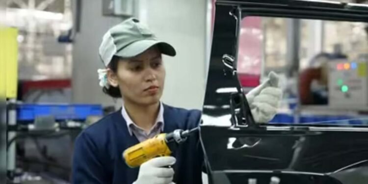 महिला भागीदारी पर चर्चा के बीच Maruti का बड़ा ऐलान, फैक्ट्री में बढ़ी ‘वुमन पावर’
