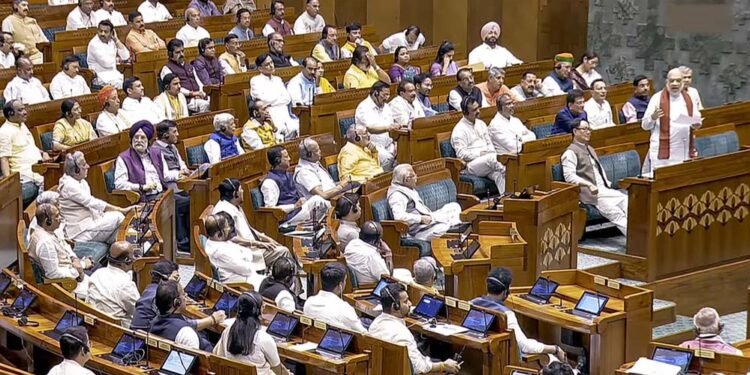 संसद में महा-बहस के दौरान आधी रात को महिला आरक्षण कानून 2023 लागू, नोटिफिकेशन जारी