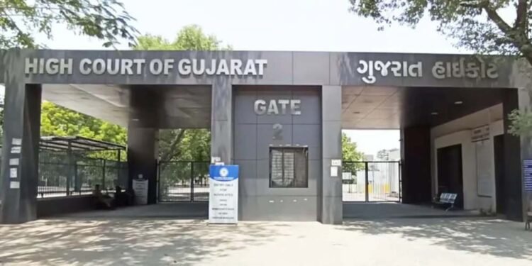 आप एक अनपढ़ आदमी हैं, अपनी शक्तियां भी नहीं जानते