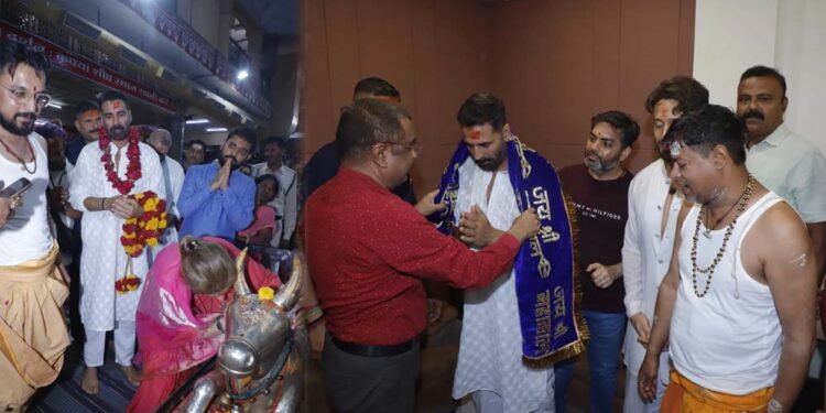 महाकाल के दरबार में अक्षय और टाइगर: नंदी के कान में कही मनोकामना, देश की तरक्की की कामना की, डिंपल कपाड़िया भी साथ