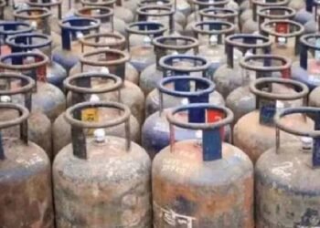 वित्तीय वर्ष के पहले दिन महंगाई का असर, कमर्शियल LPG की कीमतों में ₹195.5 का इजाफा