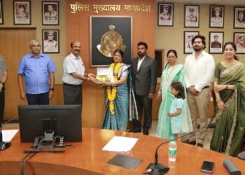 पुलिस मुख्यालय परिवार द्वारा नौसेवानिवृत्‍त कर्मचारियों को भावभीनी विदाई