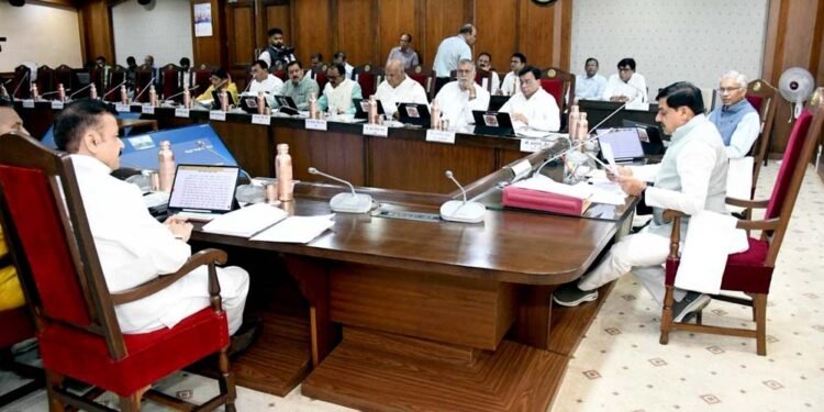 किसानों को ग्रामीण क्षेत्र की कृषि भूमि के भूअर्जन पर मिलेगा बाजार दर का 4 गुना मुआवजा