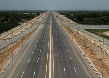 इकोनॉमिक कॉरिडोर से रोकेगा बुंदेलखंड से पलायन, लखनऊ से इंदौर तक बनाने की तैयारी