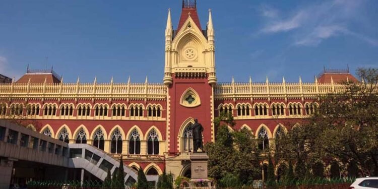 चुनाव आयोग पर भड़का कलकत्ता हाईकोर्ट, तुगलकी फरमान पर सुनाई कड़ी फटकार