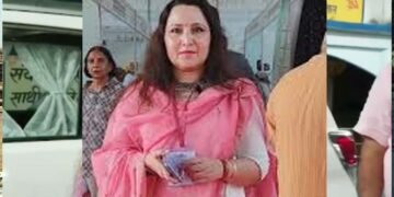 ‘हमने एक पर ही समाप्त कर दिया, आप इस जमाने की होकर 5 बच्चे कर रही हो’: IAS विदिशा मुखर्जी का प्रसूता पर हमला