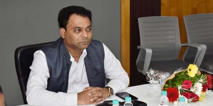 विभागीय समन्वय और समयबद्ध कार्ययोजना के साथ कार्य करें : आयुक्त भोंडवे