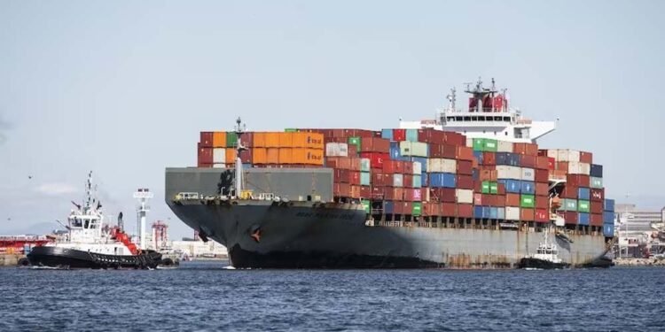 समंदर में नया टकराव! चीन और अमेरिका का सामना, जहाज रोकने को लेकर बढ़ी तनातनी