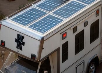 बिना पेट्रोल और बिजली के दौड़ेगी गाड़ी, पेश हुई दुनिया की पहली सोलर एंबुलेंस Stella Juva