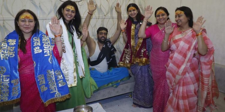 केरला स्टोरी-2 और साउथ इंडियन फिल्म की एक्ट्रेस महाकाल पहुंची, कई सितारों ने किए दर्शन