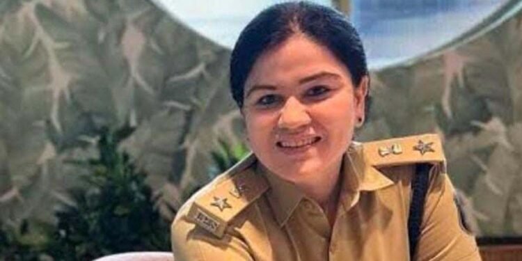 थाने में हुआ बड़ा खेल! 2 पुलिसकर्मियों को सस्पेंड किया, SP ने गिराई गाज