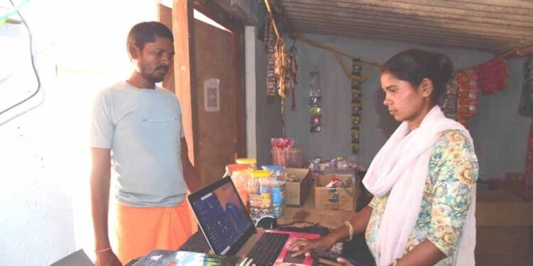 दूरस्थ गांवों तक बैंकिंग सुविधाएं पहुंचाकर बदलाव ला रही हैं रिंगो कश्यप