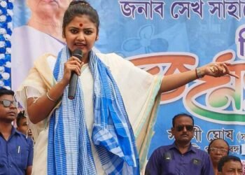 चुनावी मंच पर सायोनी घोष का अलग अंदाज़, संस्कृत मंत्र से लेकर कलमा तक का जिक्र