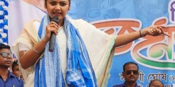 चुनावी मंच पर सायोनी घोष का अलग अंदाज़, संस्कृत मंत्र से लेकर कलमा तक का जिक्र