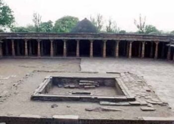 भोजशाला विवाद: 1978 के सर्वे का हवाला, Hindu Front for Justice ने हाई कोर्ट में कहा—यह मंदिर है, मस्जिद नहीं;