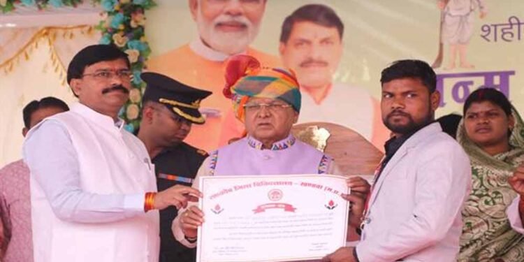 नजातीय जननायकों का स्वतंत्रता संग्राम में योगदान अभिनंदनीय : राज्यपाल पटेल