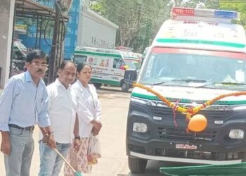 बस्तर में स्वास्थ्य सेवा को बड़ा बूस्ट: 15 नई एम्बुलेंस की सौगात