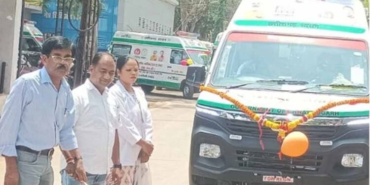 बस्तर में स्वास्थ्य सेवा को बड़ा बूस्ट: 15 नई एम्बुलेंस की सौगात