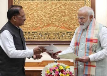 दिल्ली दौरे से लौटे सीएम साय, नक्सलवाद खत्म करने की पहल पर PM का जताया आभार