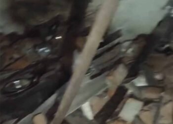 कोरबा में देर रात हादसा: निर्माणाधीन मकान की दीवार गिरी, दंपति और मासूम मलबे में दबकर घायल