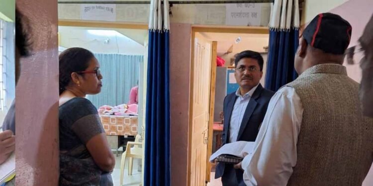 ड्यूटी से नदारद कर्मचारियों पर सख्ती: बिलासपुर निगम कमिश्नर ने थमाए शो-कॉज नोटिस