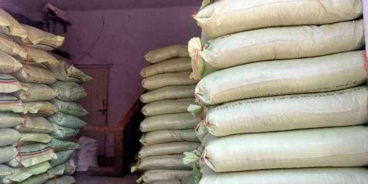 Bastar में खाद-बीज घोटाले की बड़ी जांच: करोड़ों के खेल में जनपद पंचायत अफसरों की भूमिका संदिग्ध